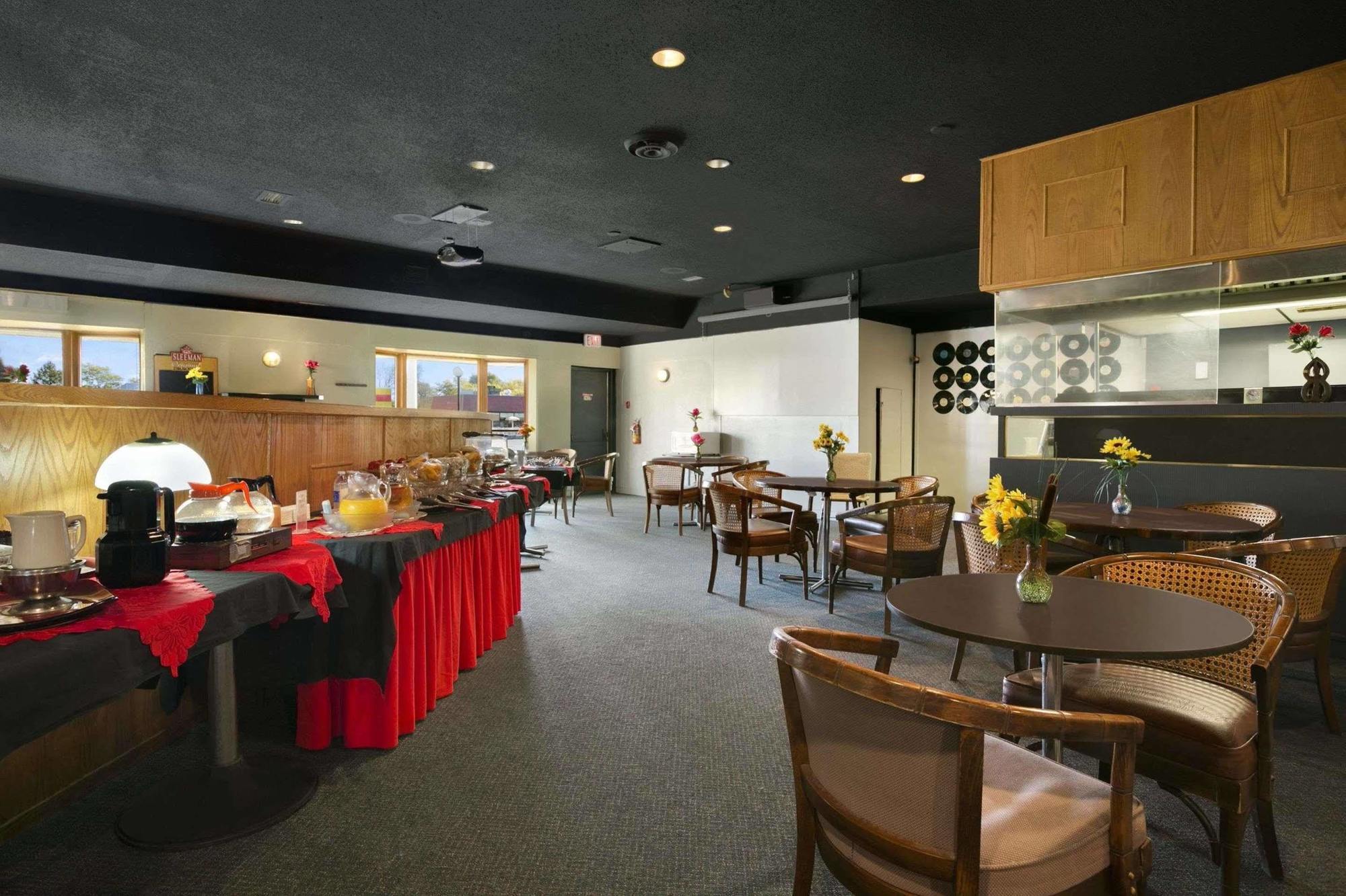 Howard Johnson By Wyndham Cornwall Luaran gambar